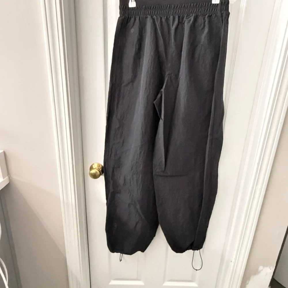 Lululemon Crinkle Nylon Relaxed Parachute Pant  size S - Picture 6 of 7